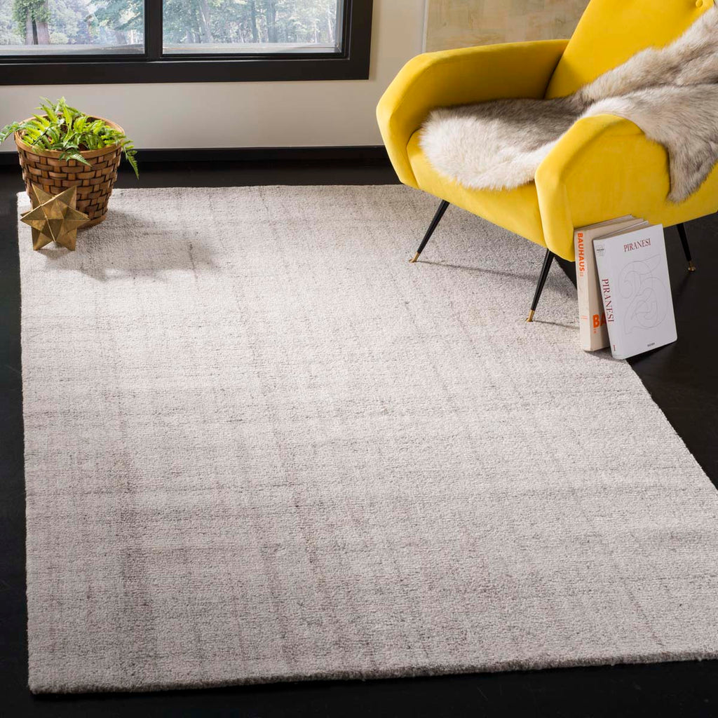 Safavieh Abstract Rug Collection ABT141E - Light Grey