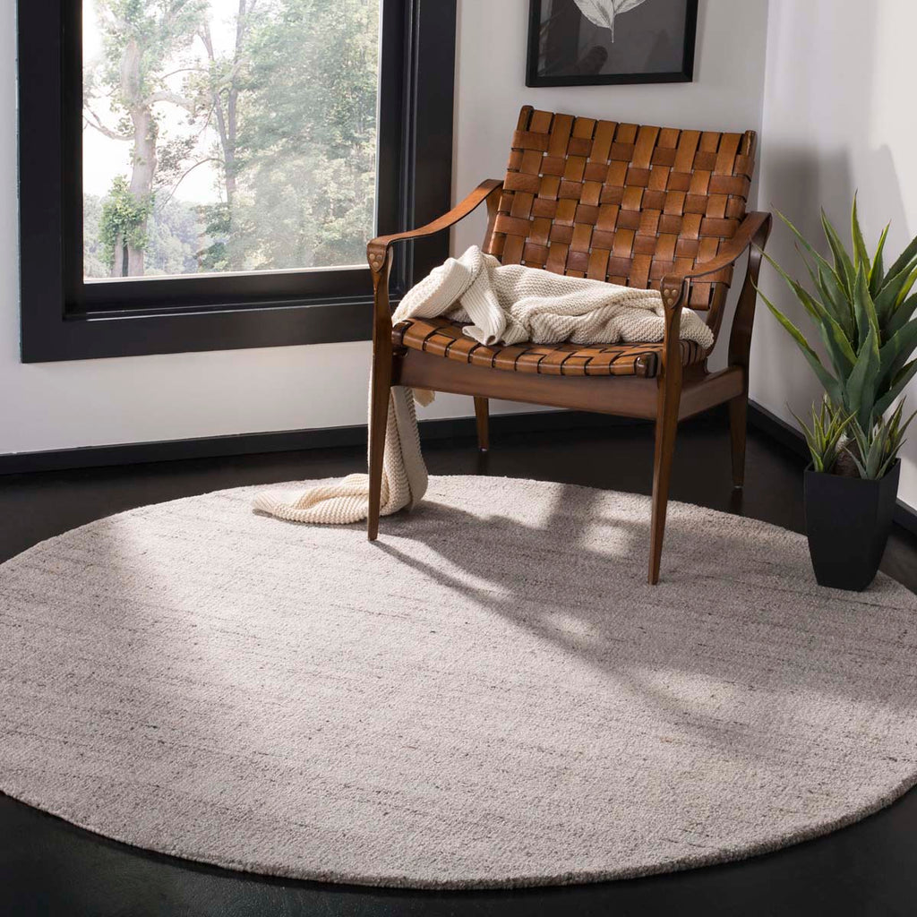 Safavieh Abstract Rug Collection ABT141E - Light Grey