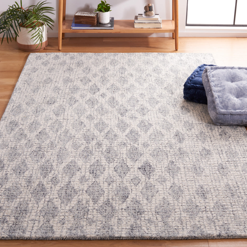 Safavieh Abstract Rug Collection ABT206A - Grey / Ivory