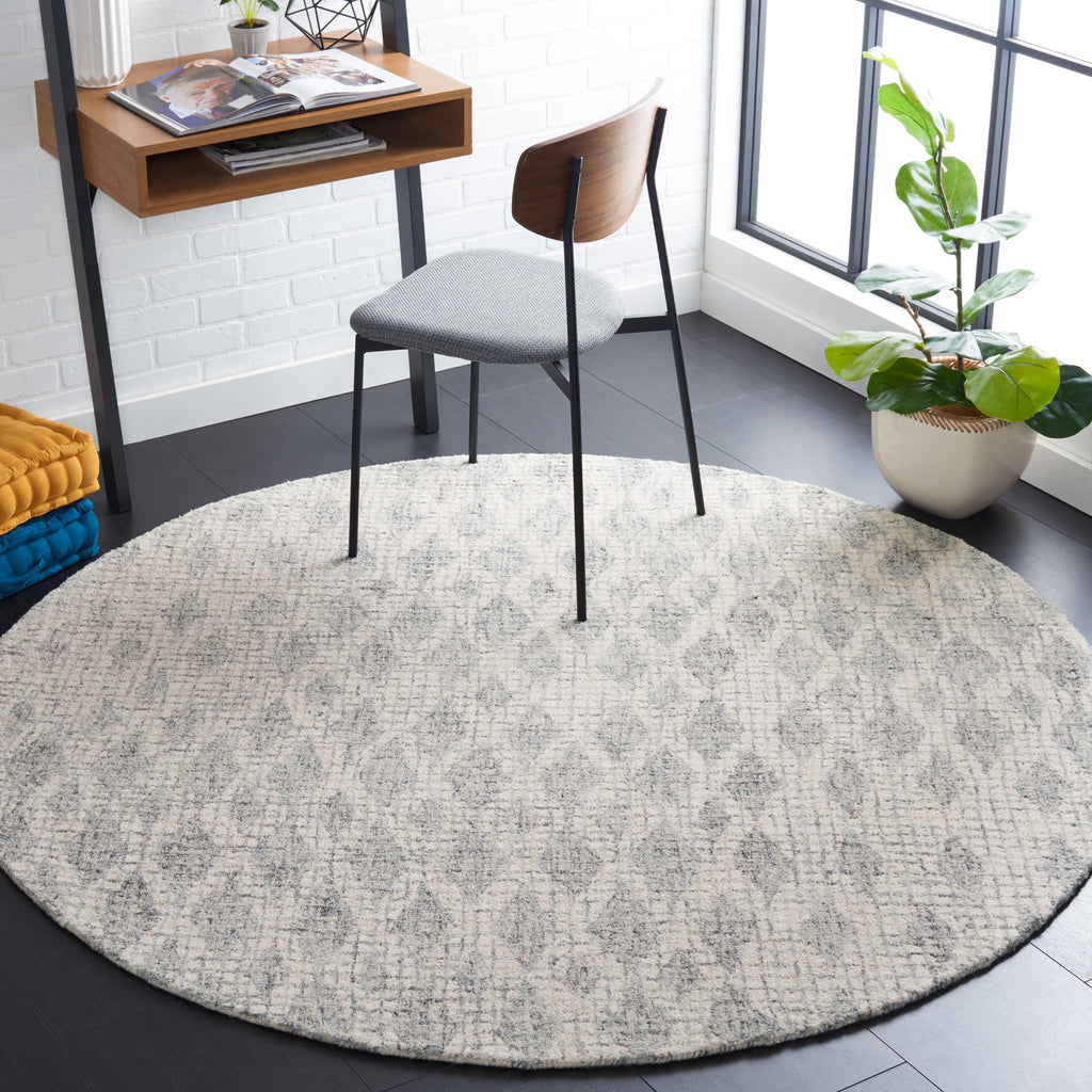 Safavieh Abstract Rug Collection ABT206A - Grey / Ivory