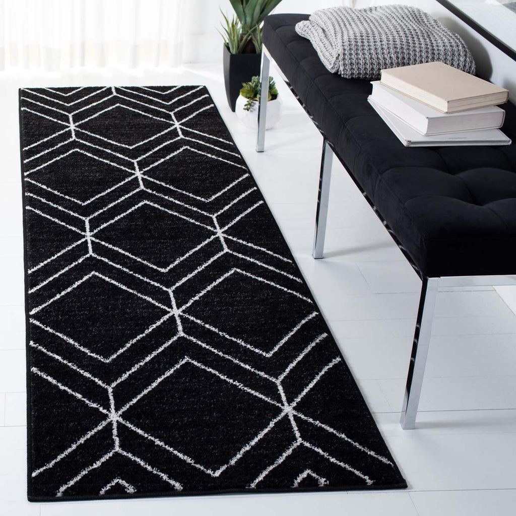 Safavieh Adirondack Rug Collection ADR241Z - Black / Ivory