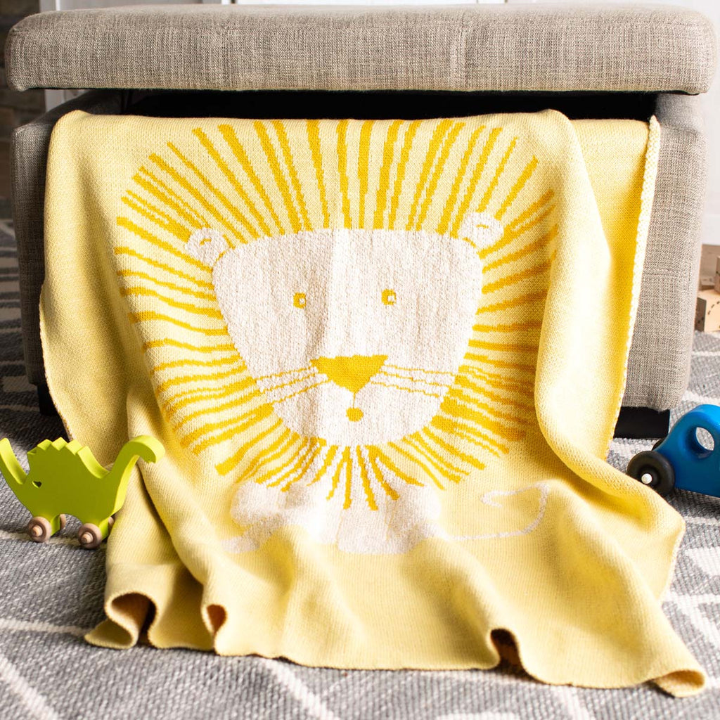 Safavieh Dandy Lion Throw - Yellow