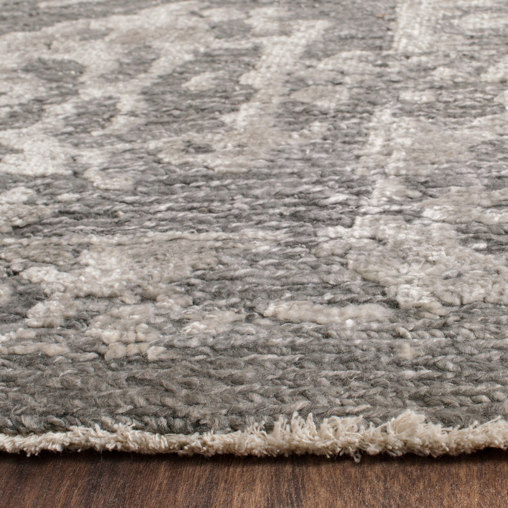 Centennial 202 Rug | Safavieh - CEN202 - Light Grey / Dark Grey