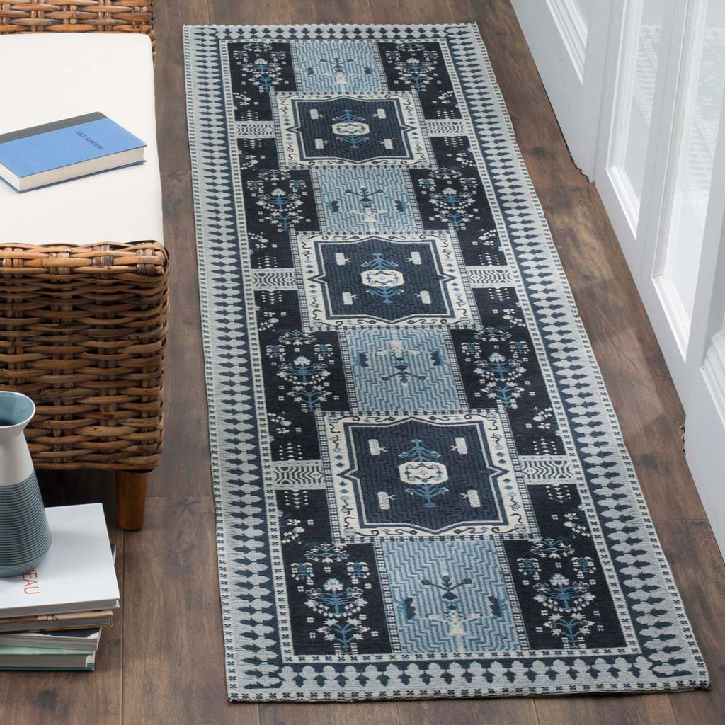 Safavieh -Classic Vintage Rug Collection 512A - Navy / Light Blue