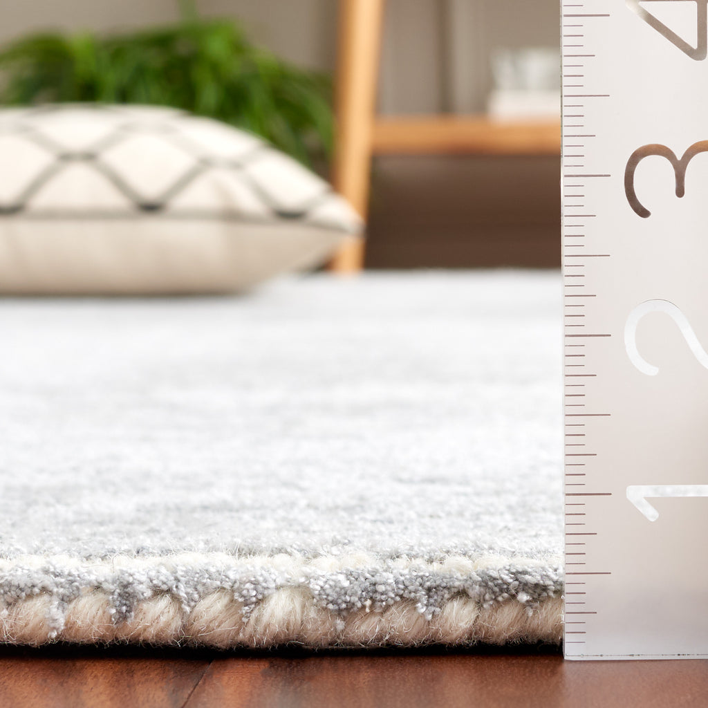 Mirage 475 | Rug - Safavieh - MIR475 - Light Grey