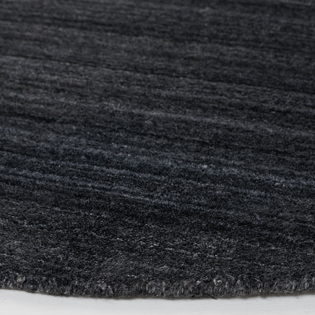 Mirage 550 Rug | Safavieh - MIR550 - Anthracite