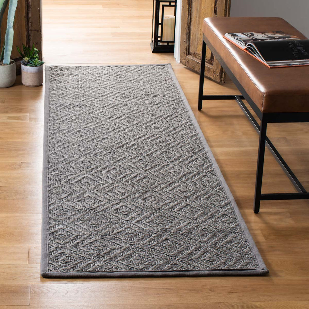 Safavieh Natural Fiber Rug Collection: NF154B-2 - Light Grey / Grey