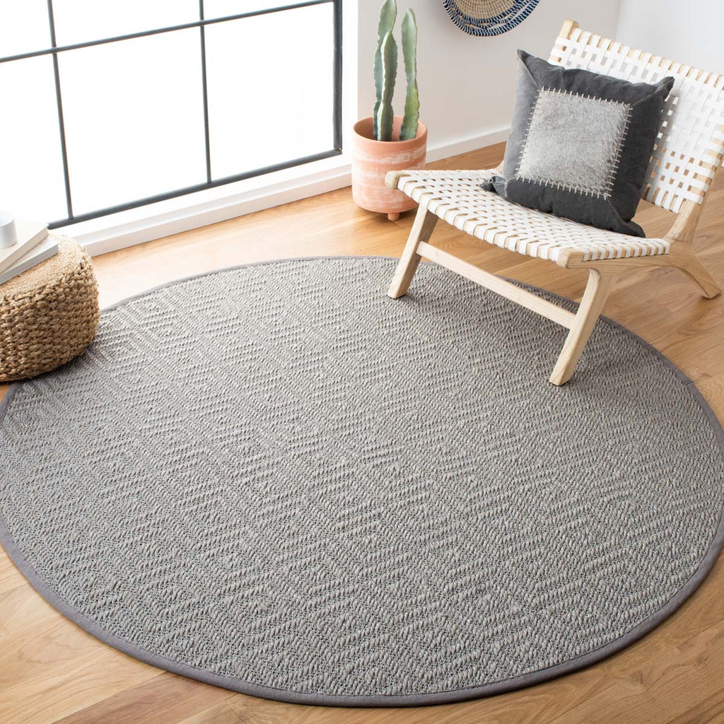 Safavieh Natural Fiber Rug Collection NF154B - Light Grey / Grey