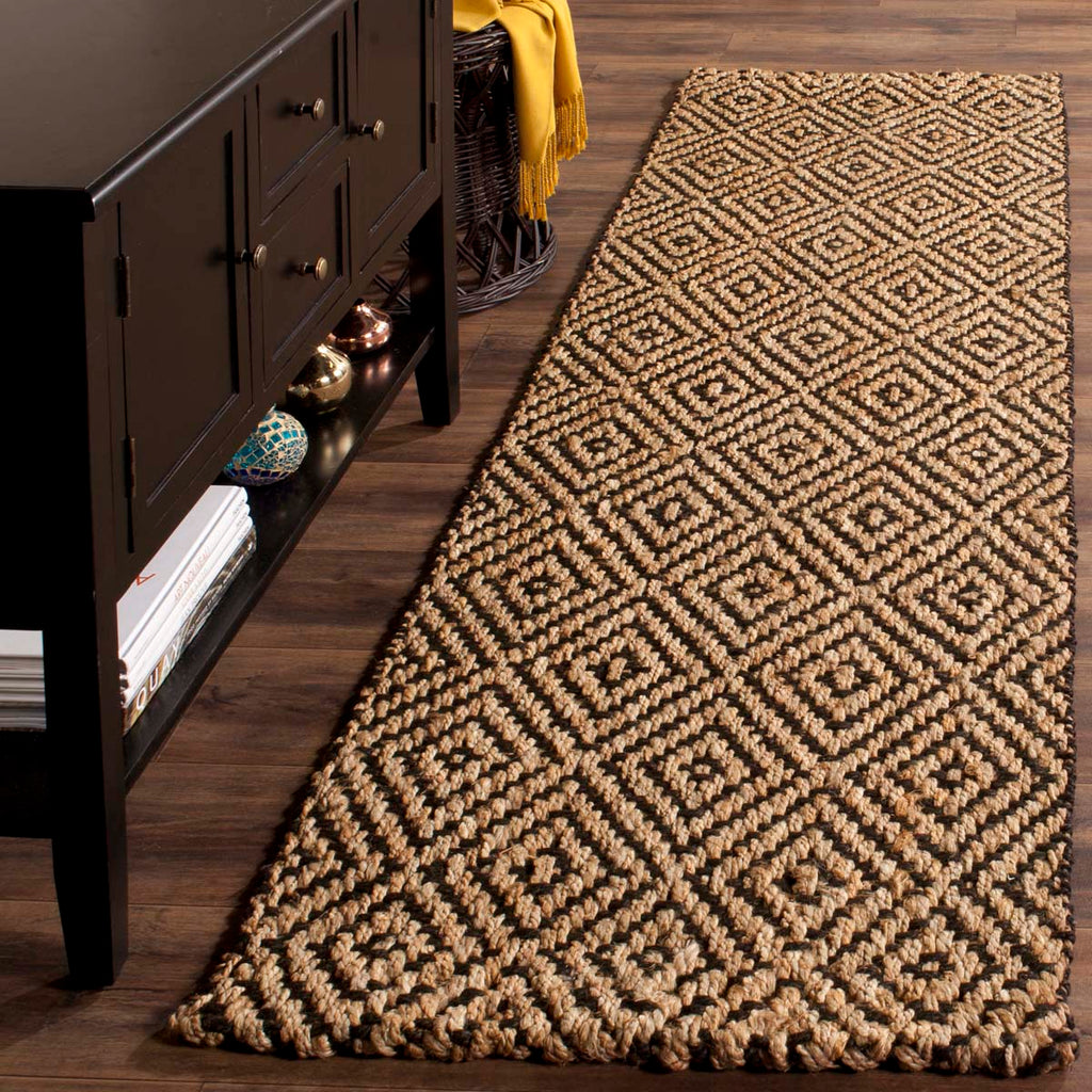 Safavieh Natural Fiber Rug Collection NF181C - Natural / Black