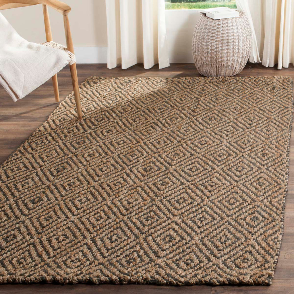 Safavieh Natural Fiber Rug Collection NF181D - Natural / Grey