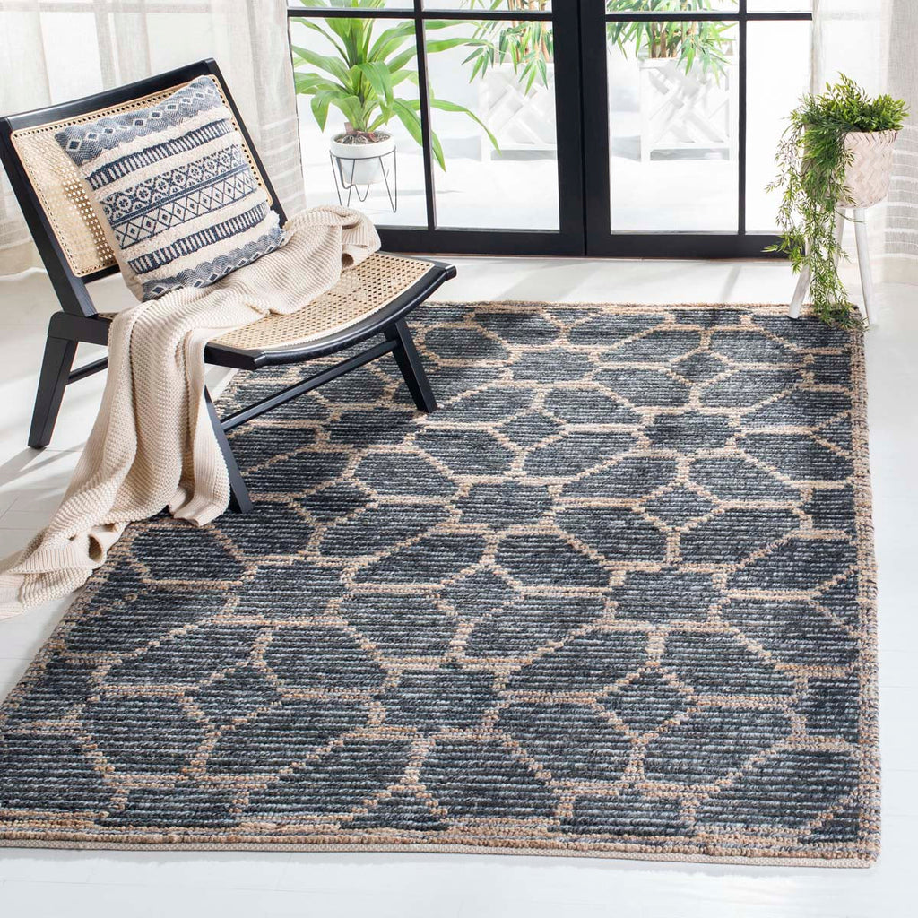 Safavieh Natural Fiber Rug Collection NF218H - Beige / Charcoal