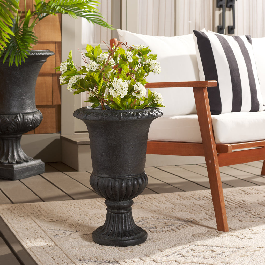 Paul Planter | Safavieh - PAT5037 - Black