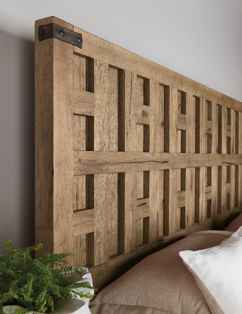 Vineyard Row California King Panel Bed | Hooker Furniture - 6952-90260-80