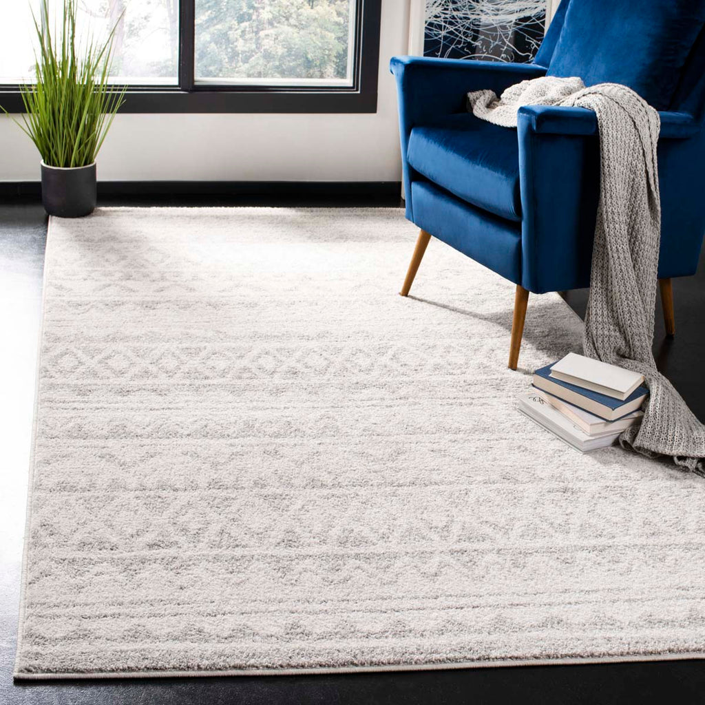 Safavieh Adirondack Rug Collection ADR119B - Ivory / Grey