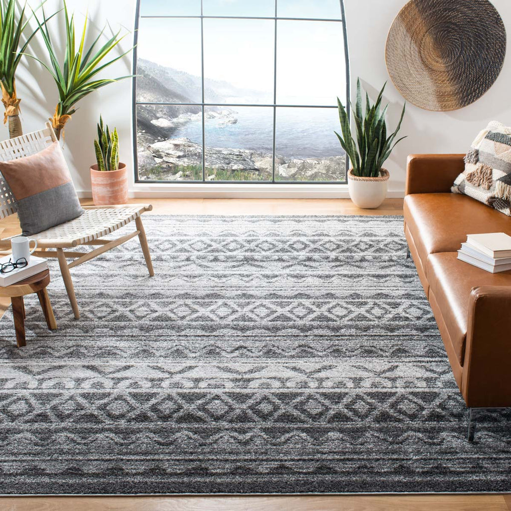 Safavieh Adirondack Rug Collection ADR119N - Ivory / Charcoal