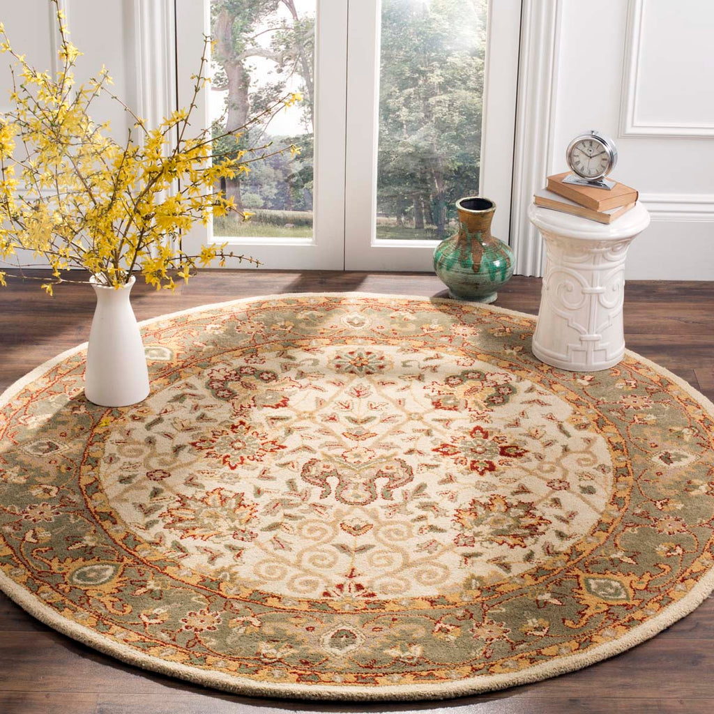 Safavieh Antiquity Rug Collection AT21F - Ivory