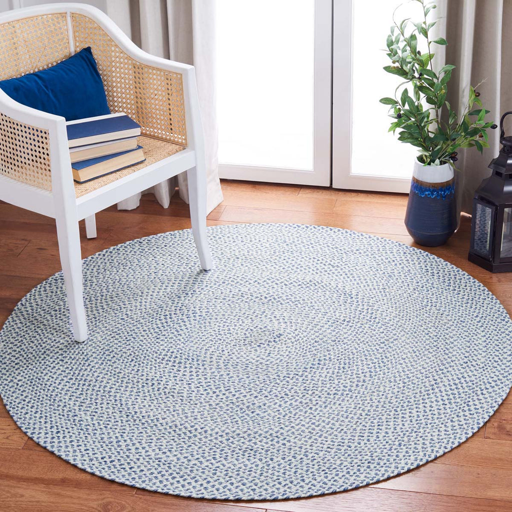 Safavieh Braided Rug Collection BRD801M - Blue / Ivory