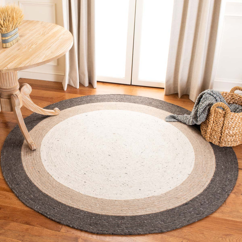 Safavieh Braided Rug Collection BRD903H - Charcoal / Ivory