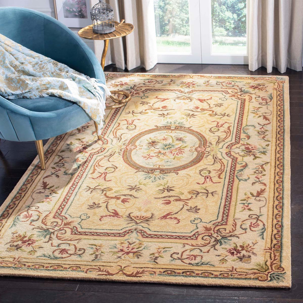 Safavieh Bergama Rug Collection BRG168A - Light Gold / Beige