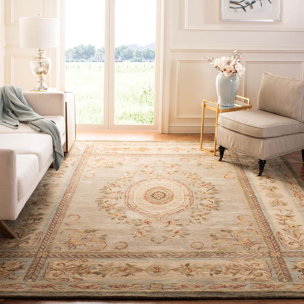 Safavieh Bergama Rug Collection BRG174A - Light Blue / Ivory