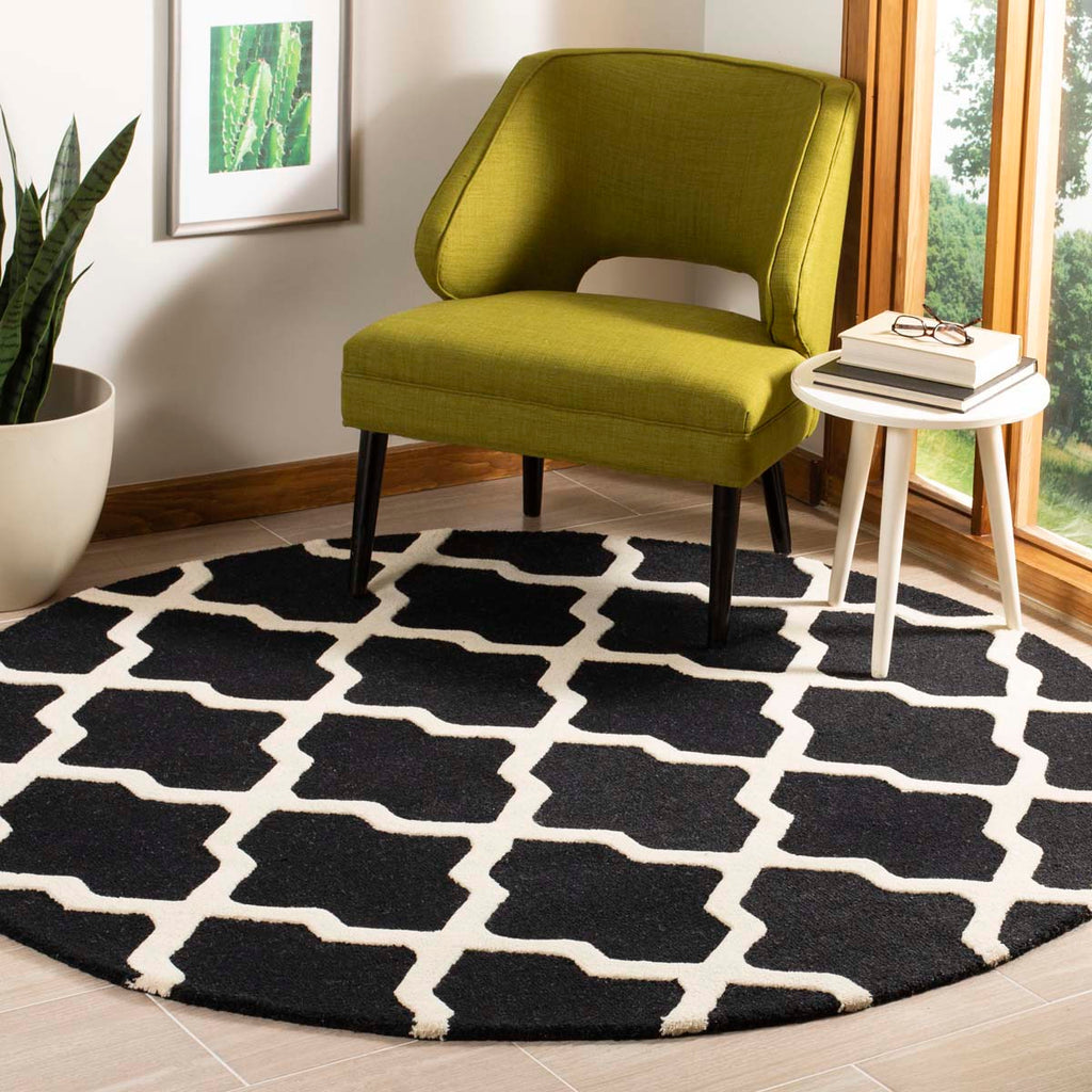 Safavieh Cambridge Rug Collection CAM121E - Black / Ivory