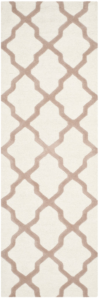 Safavieh Cambridge Rug Collection CAM121P - Ivory / Beige