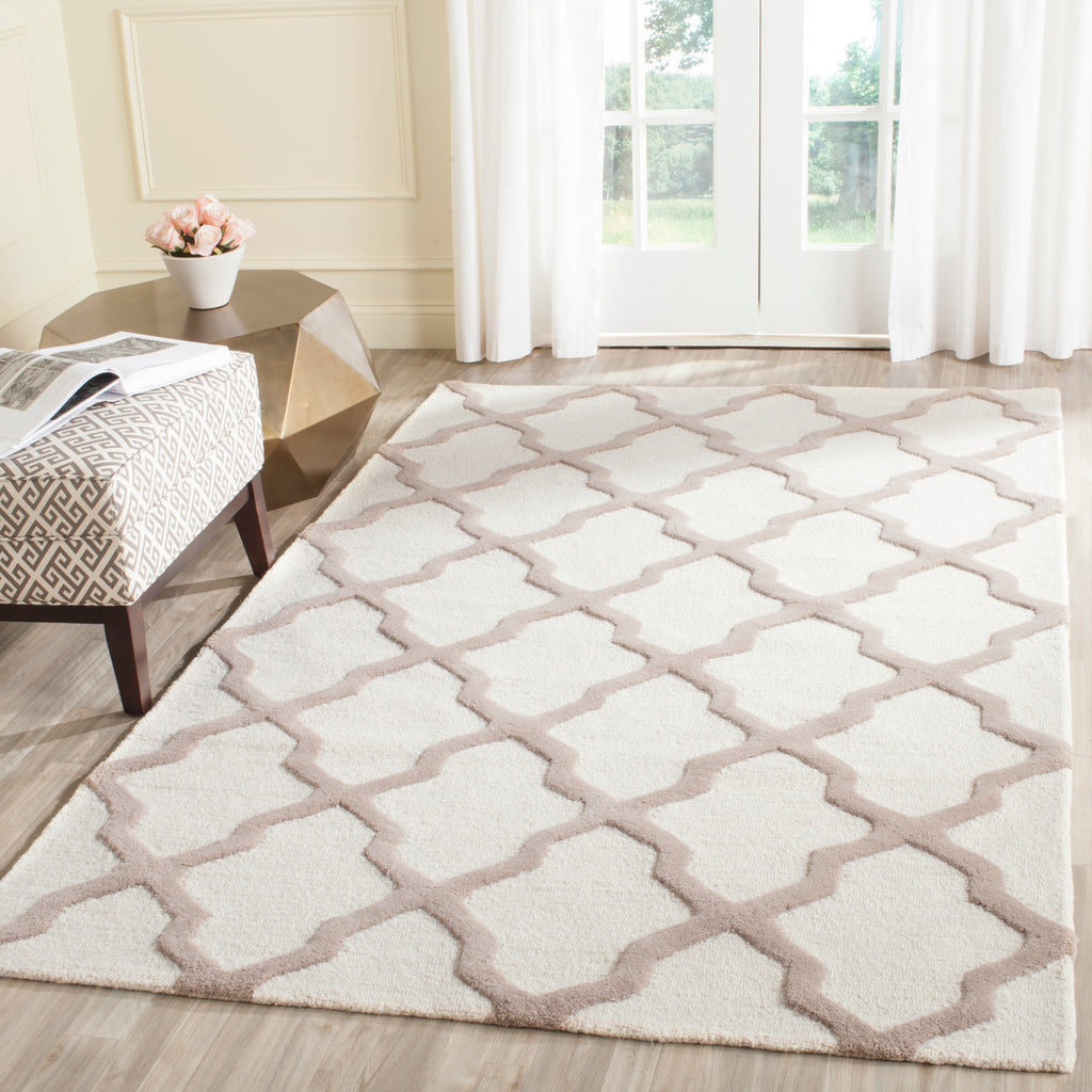 Safavieh Cambridge Rug Collection CAM121P - Ivory / Beige