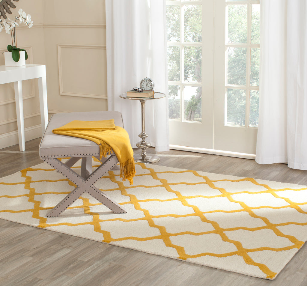 Safavieh Cambridge Rug Collection CAM121U - Ivory / Gold