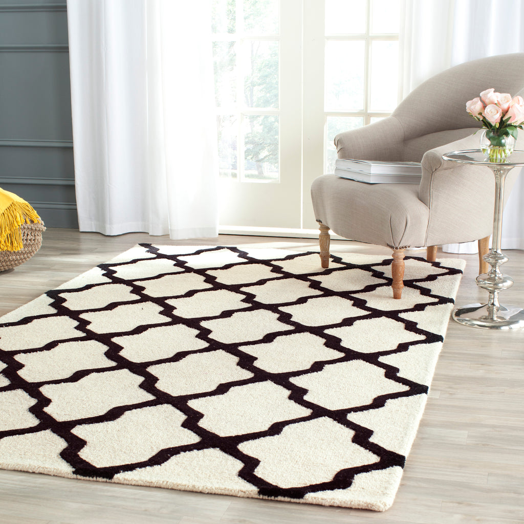Safavieh Cambridge Rug Collection CAM121W - Ivory / Black