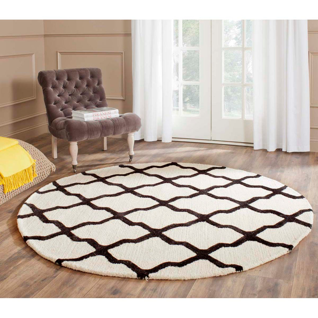 Safavieh Cambridge Rug Collection CAM121W - Ivory / Black