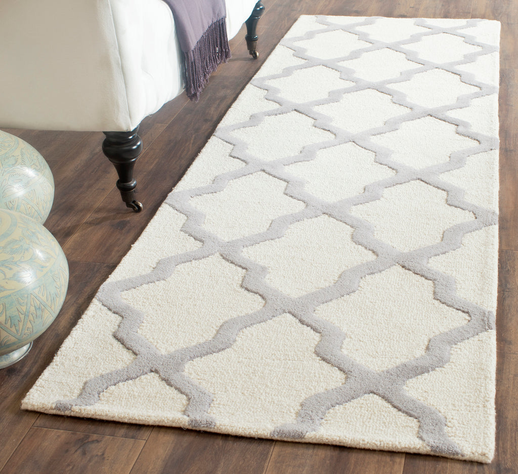 Safavieh Cambridge Rug Collection CAM121Y - Ivory / Silver