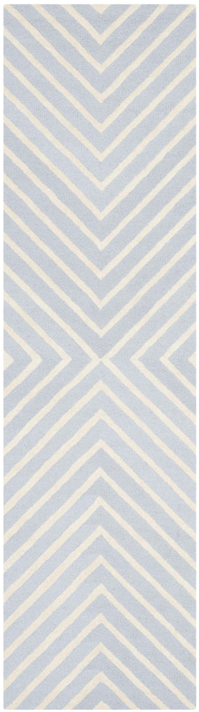 Safavieh Cambridge Rug Collection CAM129A - Light Blue / Ivory