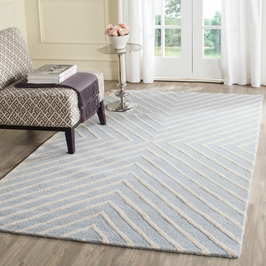 Safavieh Cambridge Rug Collection CAM129A - Light Blue / Ivory