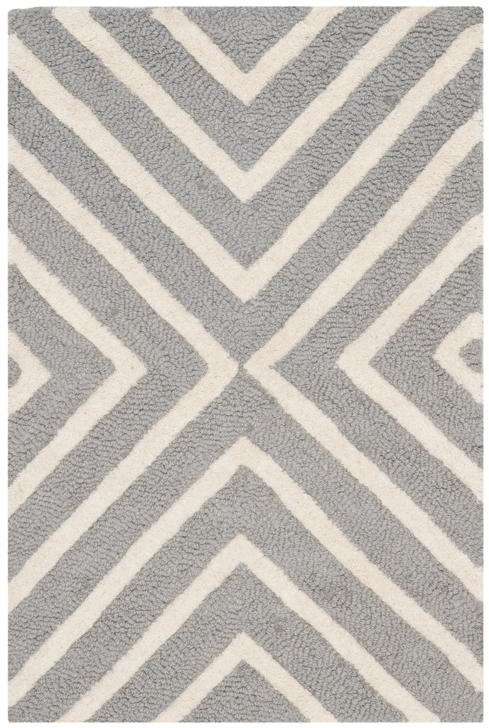 Safavieh Cambridge Rug Collection CAM129D - Silver / Ivory