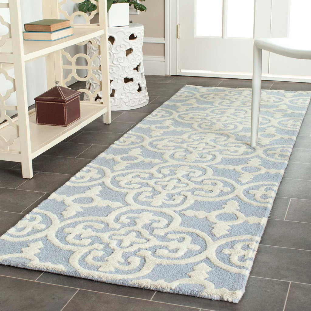 Safavieh Cambridge Rug Collection CAM133A - Light Blue / Ivory