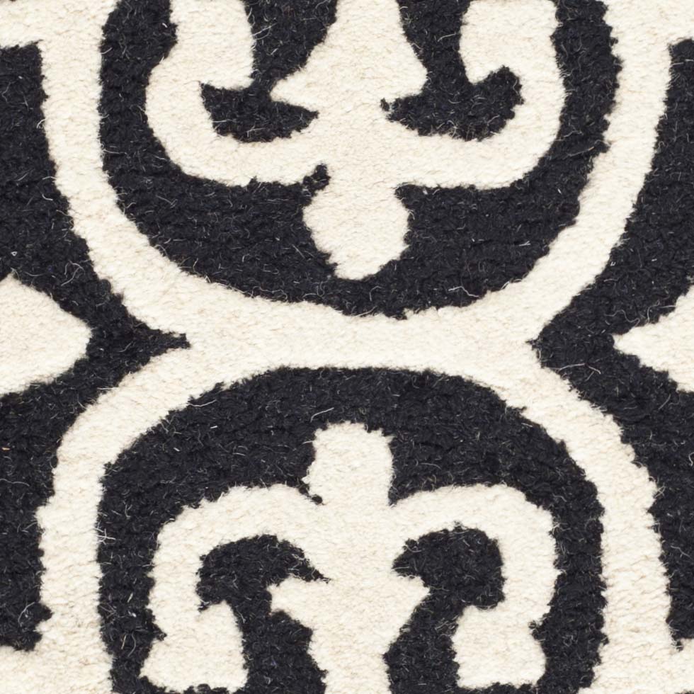 Safavieh Cambridge Rug Collection CAM133E - Black / Ivory