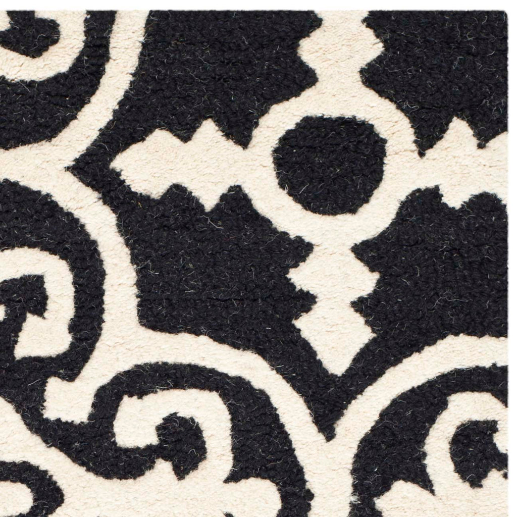 Safavieh Cambridge Rug Collection CAM133E - Black / Ivory