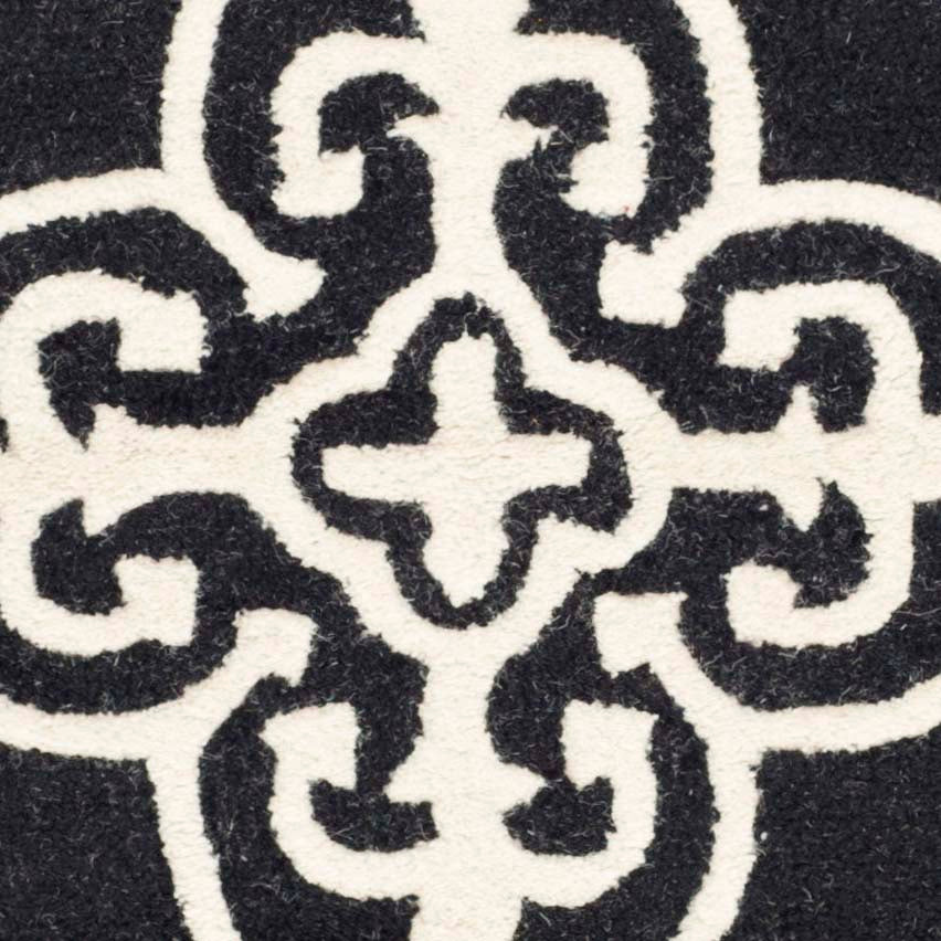 Safavieh Cambridge Rug Collection CAM133E - Black / Ivory