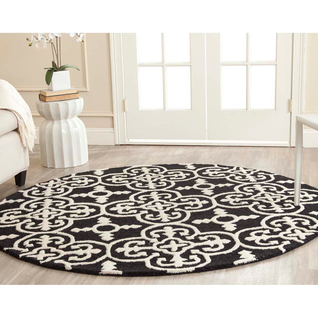 Safavieh Cambridge Rug Collection CAM133E - Black / Ivory