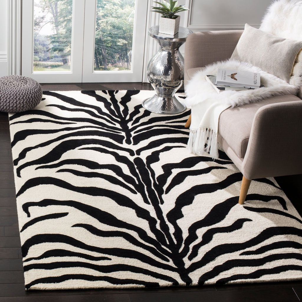 Contemporary Area Rug, CAM709Q, 200 X 300 cm in Ivory / Black