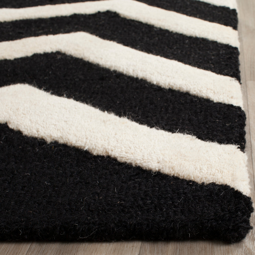 Contemporary Area Rug, CAM714K, 120 X 180 cm in Black / Ivory