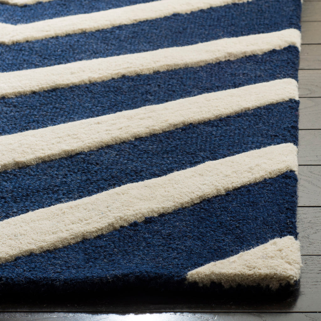 Contemporary Area Rug, CAM714M, 90 X 150 cm in Navy / Ivory