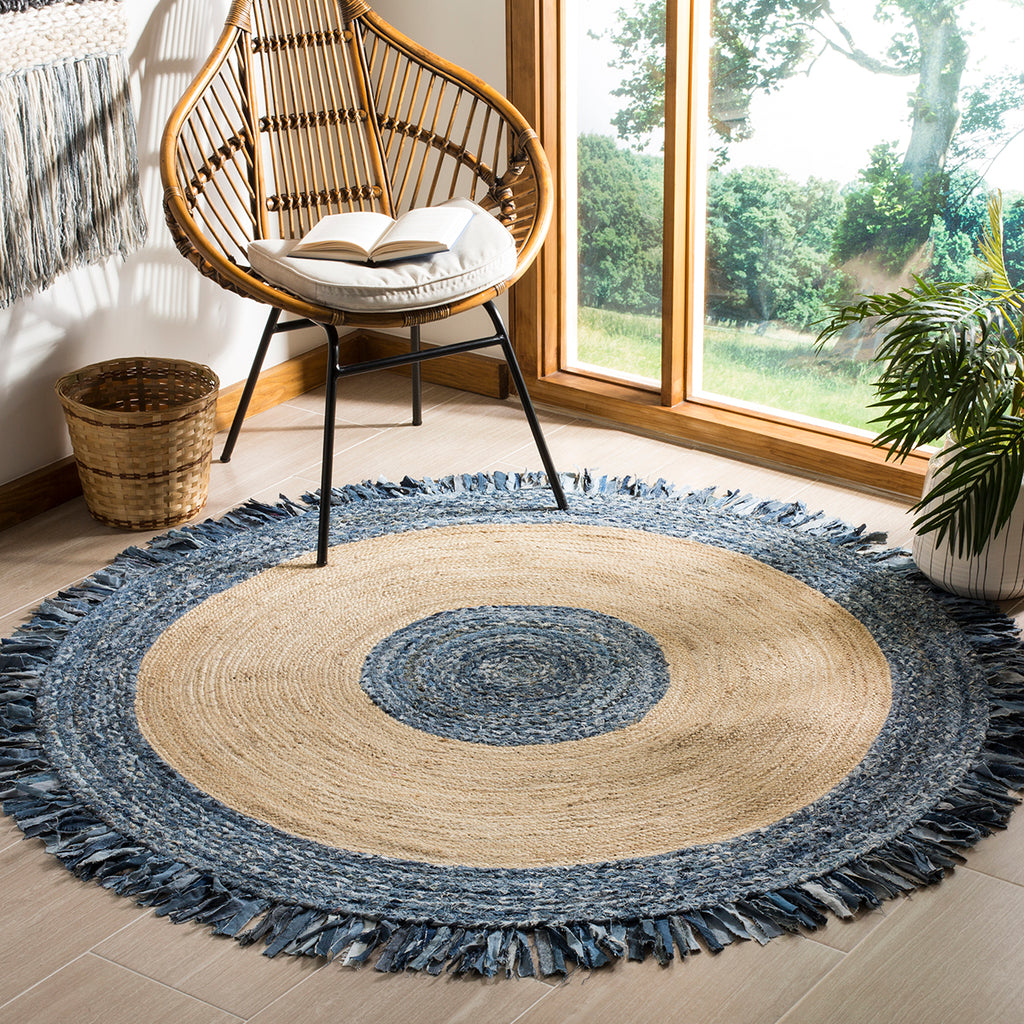 Safavieh Cape Cod Rug Collection CAP205D - Ivory / Denim