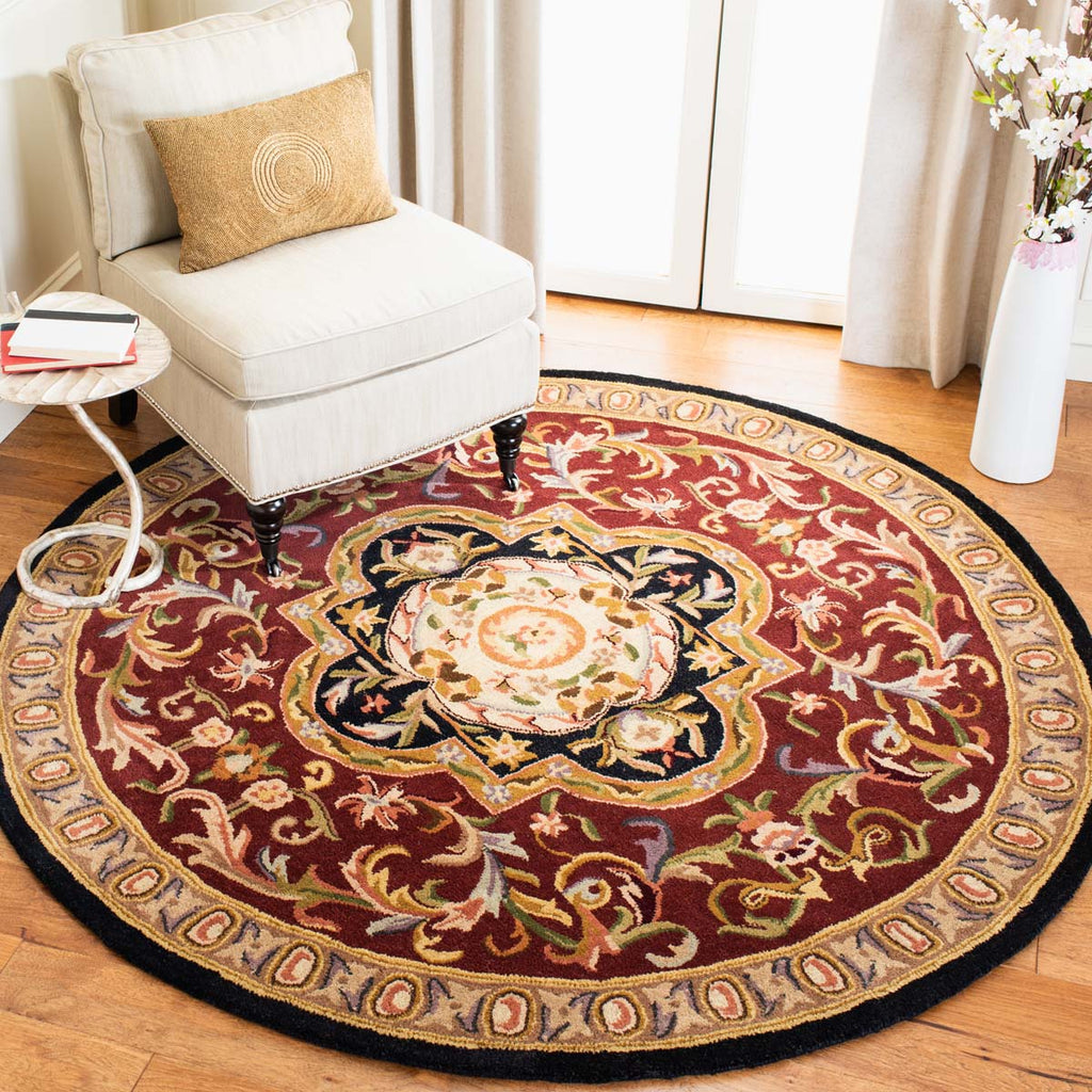 Safavieh Classic Rug Collection CL220C - Red / Black