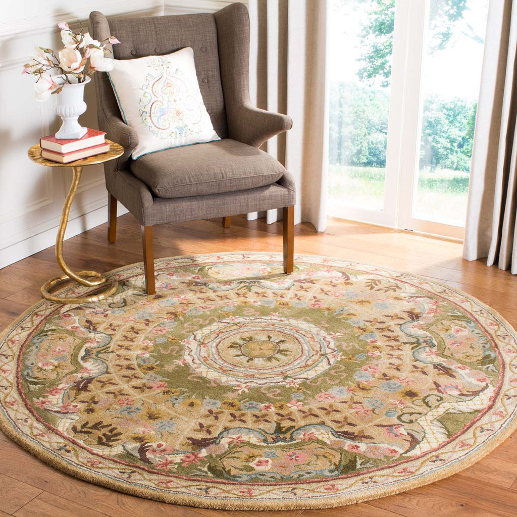 Safavieh Classic Rug Collection CL304D - Toupe / Light Green