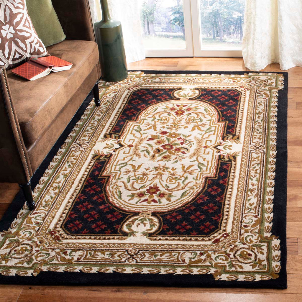 Safavieh Classic Rug Collection CL755B - Black