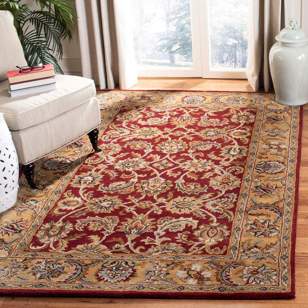 Safavieh Classic Rug Collection CL758C - Red / Gold