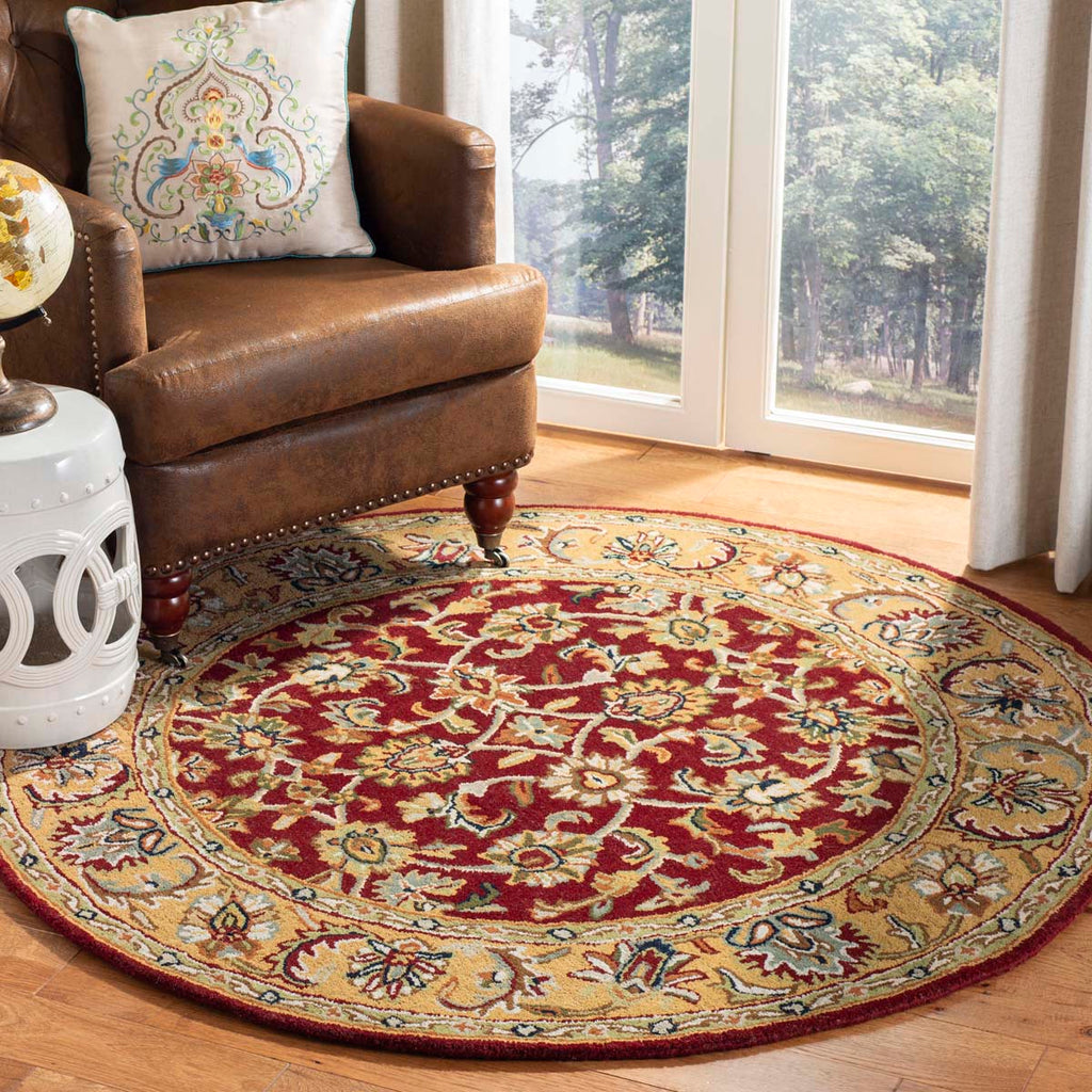 Safavieh Classic Rug Collection CL758C - Red / Gold