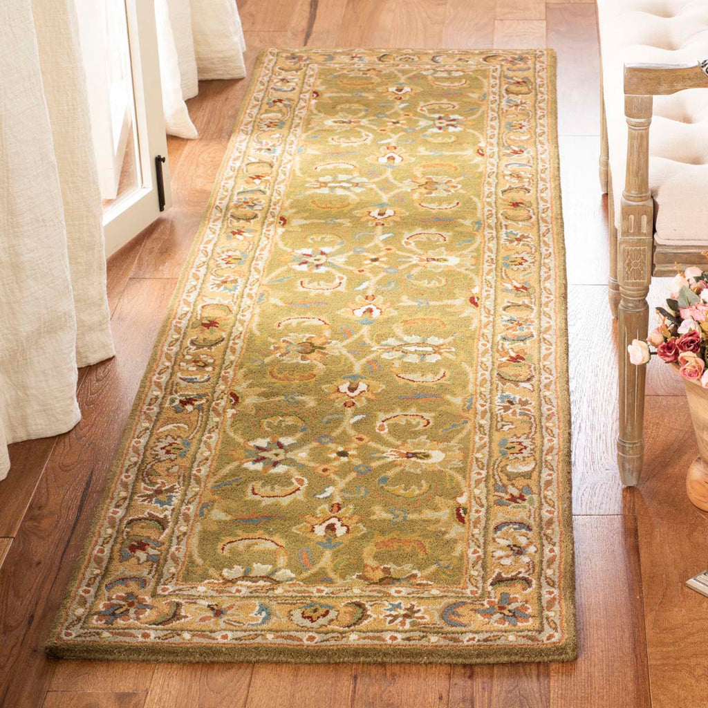 Safavieh Classic Rug Collection CL758M - Olive / Camel