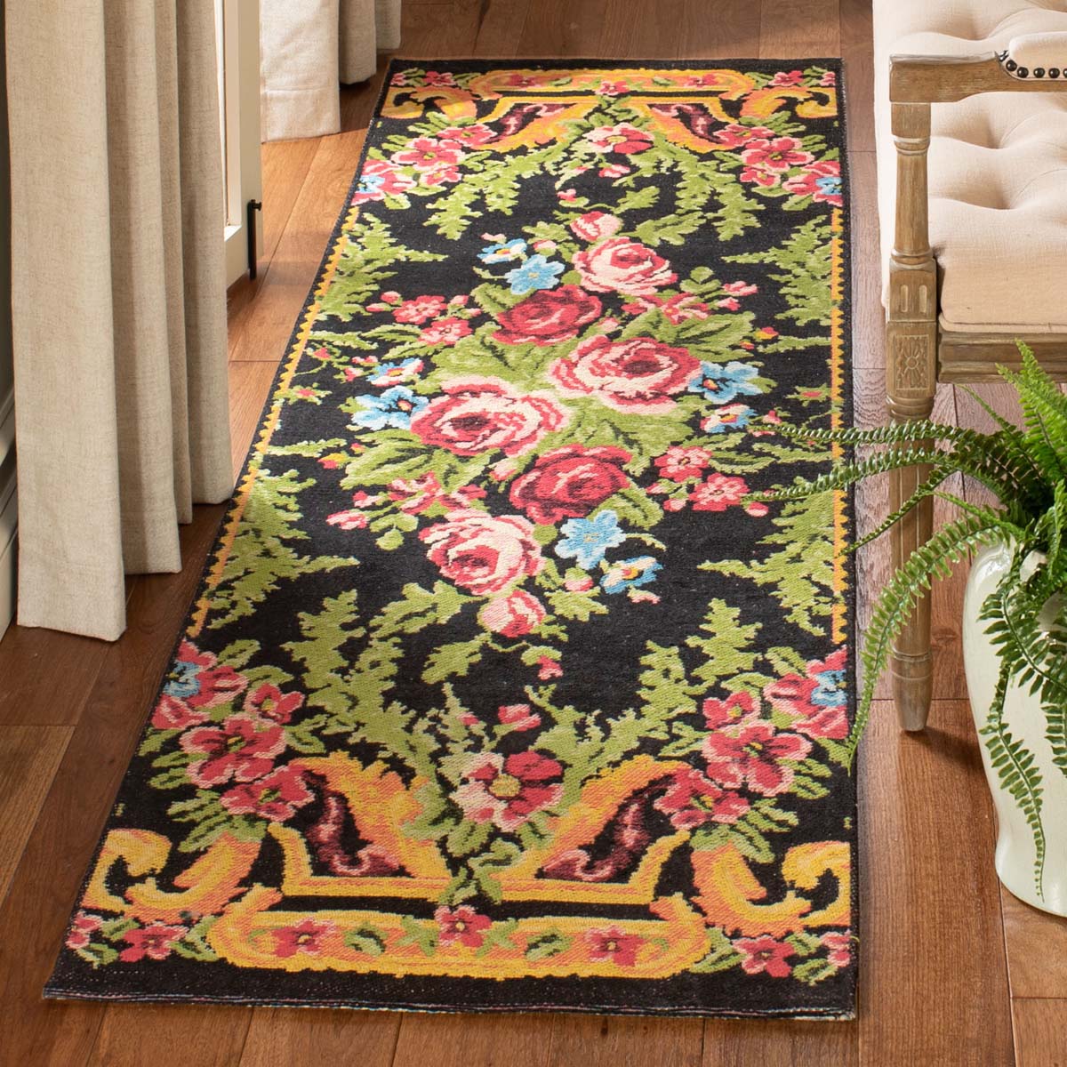 Safavieh -Classic Vintage Rug Collection 112Z - Black / Rose